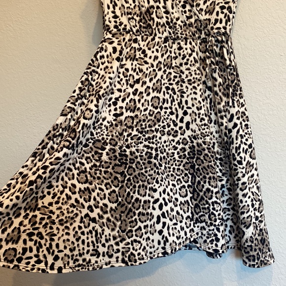 Mi Ami Leopard wrap dress - Picture 3 of 7